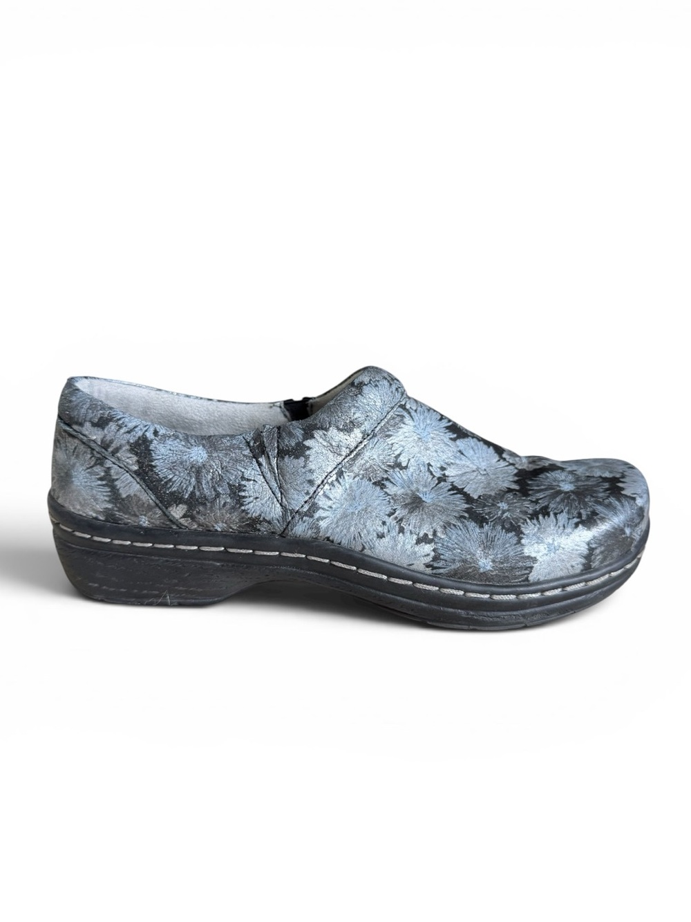 Klogs Metallic Floral Leather Comfort Nursing Clogs Silver Black Size 8.5